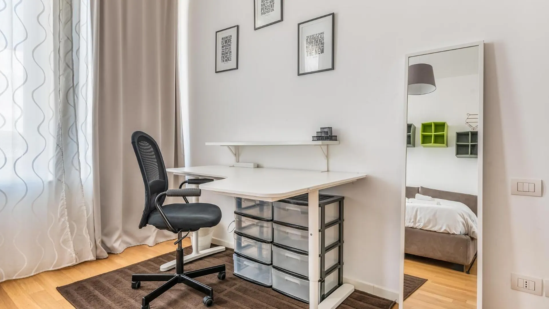 Апартаменты Via De Sanctis 26 Milano 4 Pax Италия