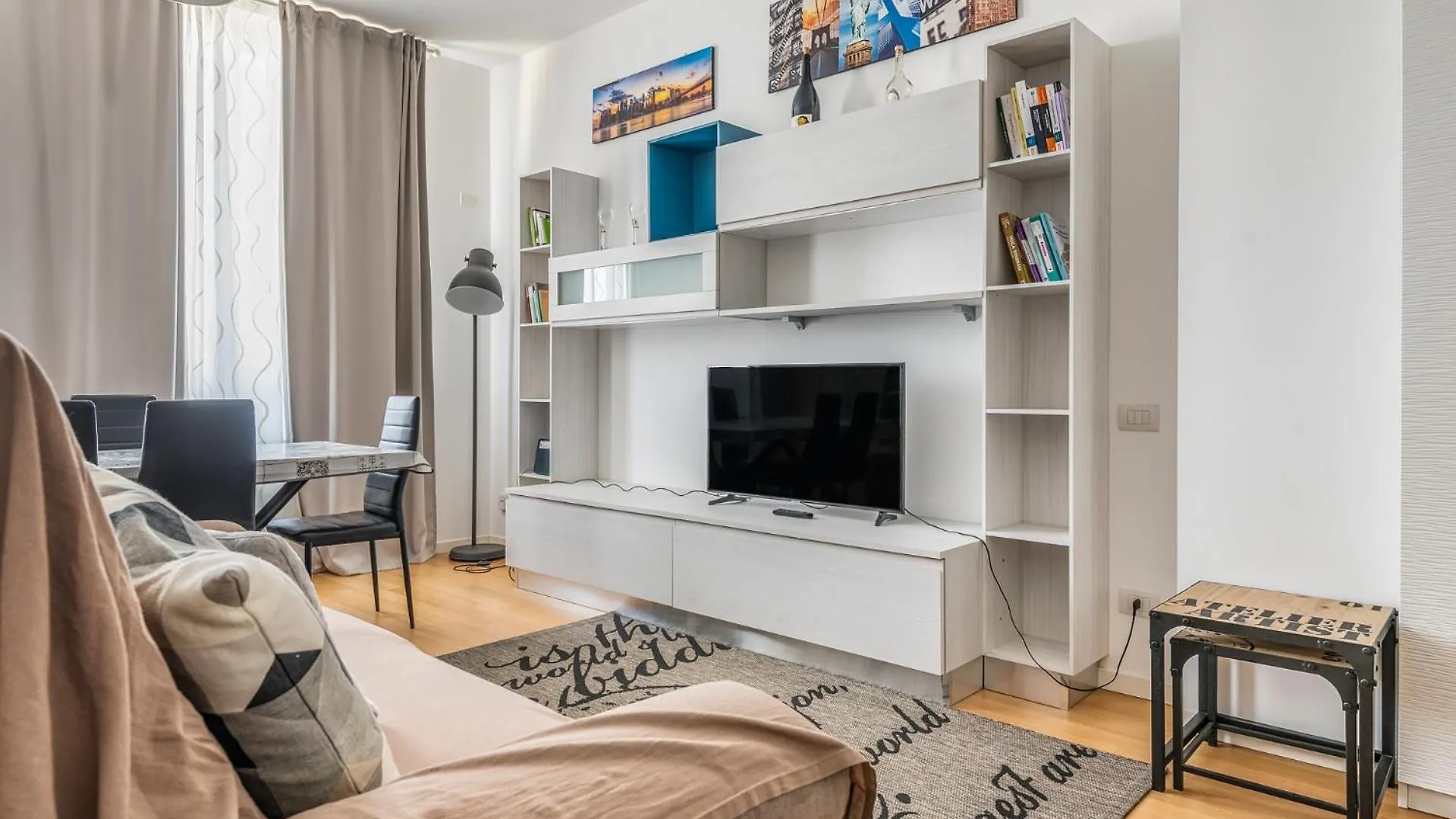 Апартаменты Via De Sanctis 26 Milano 4 Pax Италия
